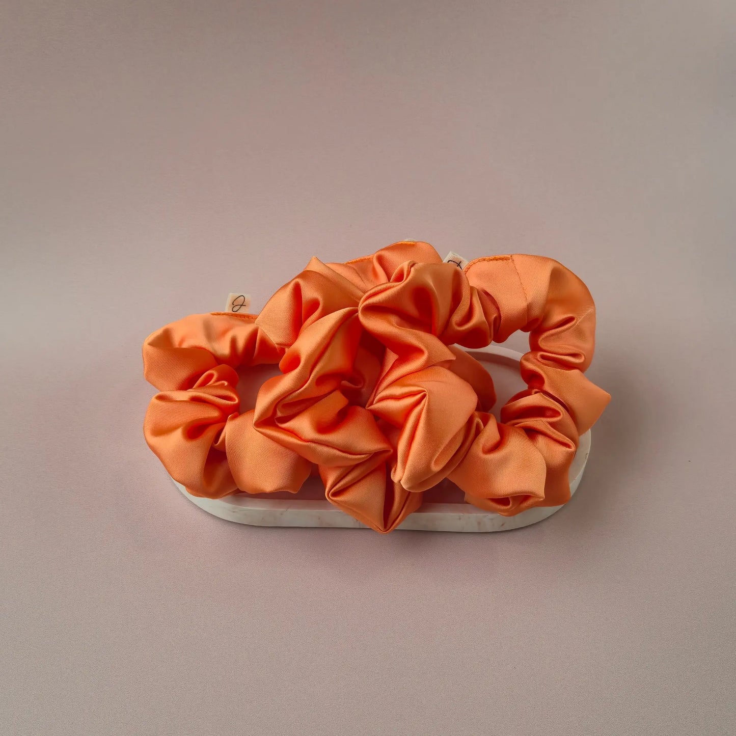 Chouchou en Satin Abricot - Les Chouchous de Justine