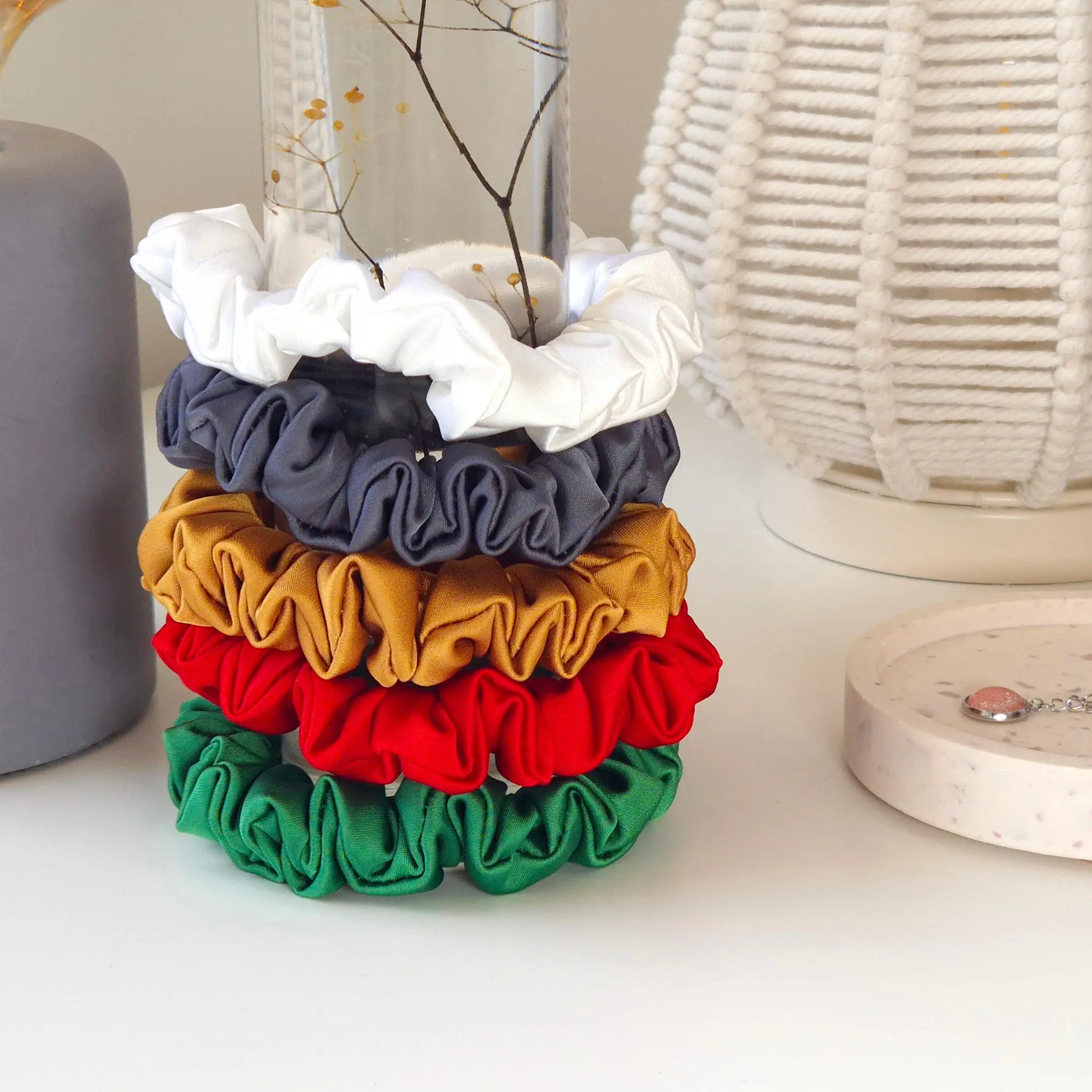 Mini Chouchou en Satin Blanc - Les Chouchous de Justine
