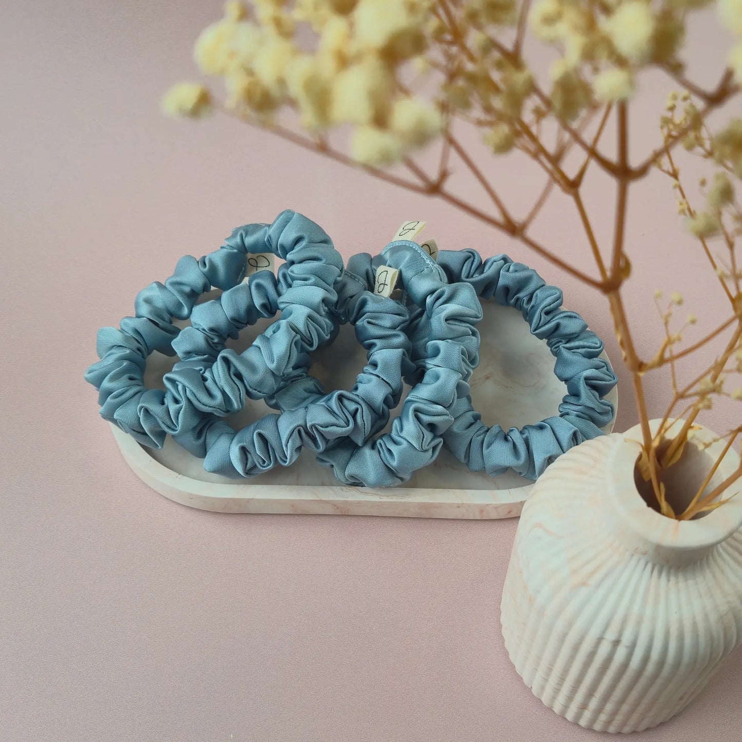 Chouchou en Satin Bleu Iceberg - Les Chouchous de Justine