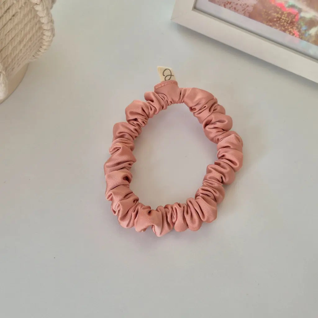 Mini Chouchou en Satin Rose Carmay - Les Chouchous de Justine