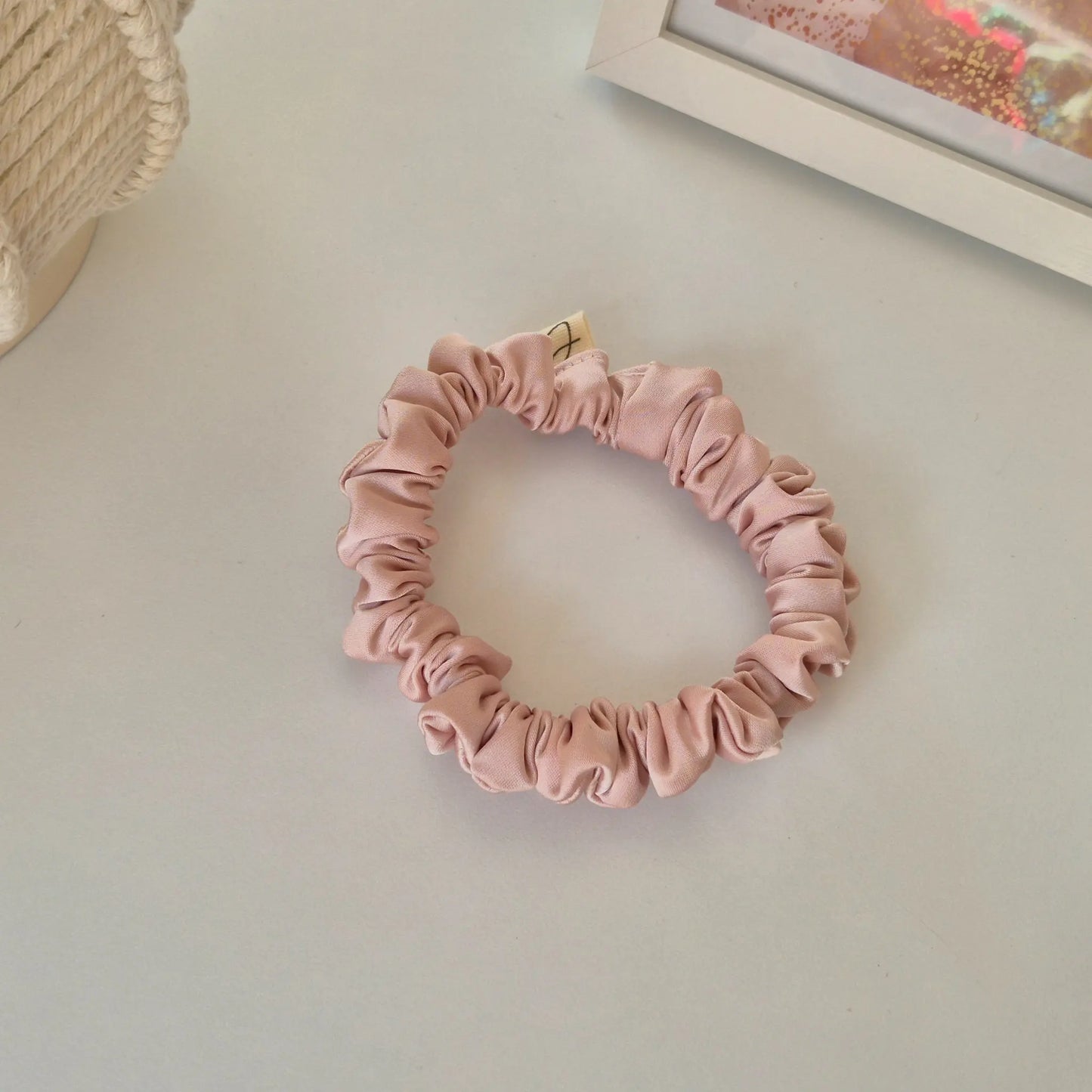 Mini Chouchou en Satin Rose Dragée - Les Chouchous de Justine