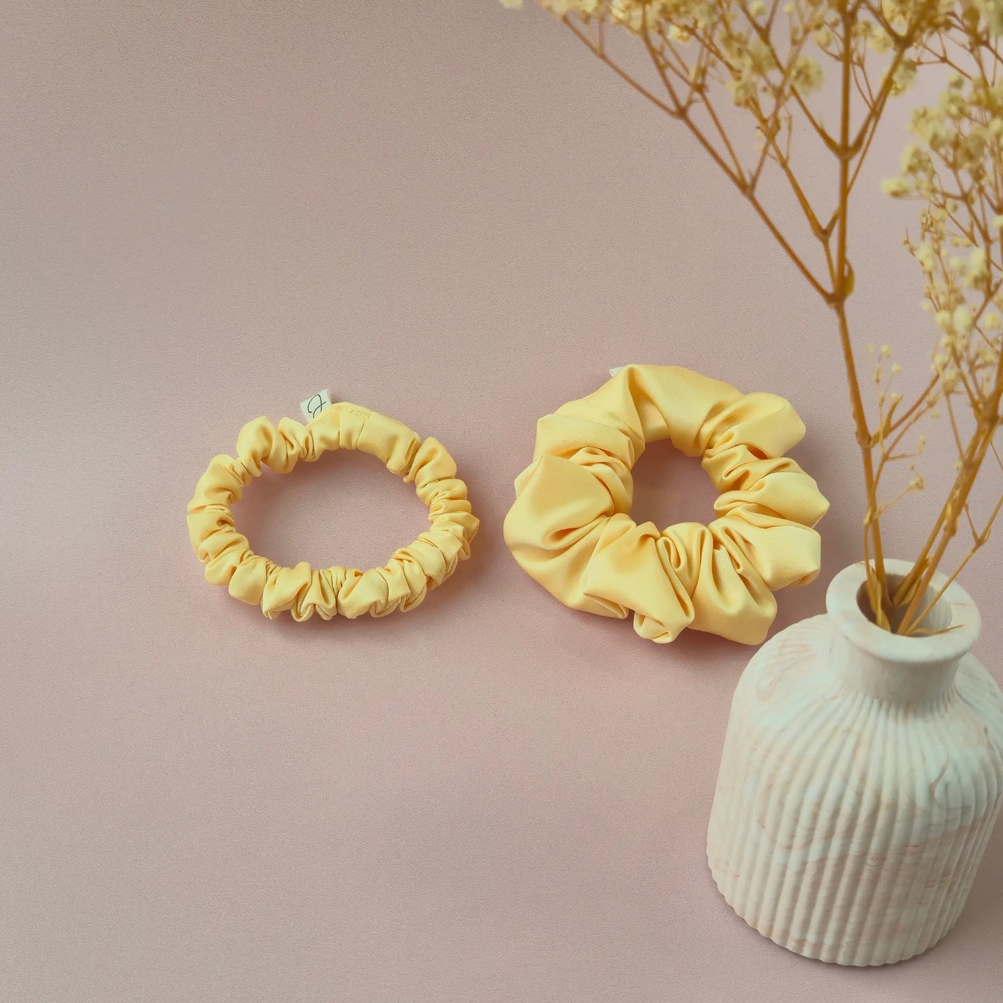 Chouchou en Satin Jaune Aurore - Les Chouchous de Justine