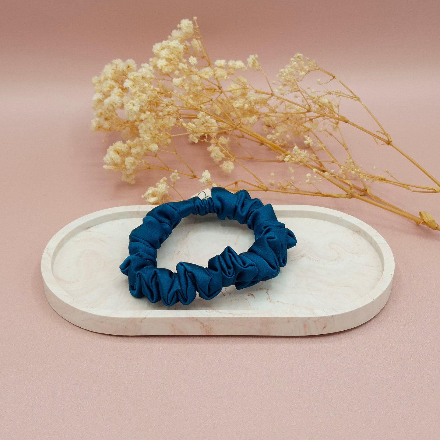 Chouchou en Satin Bleu Paon - Les Chouchous de Justine