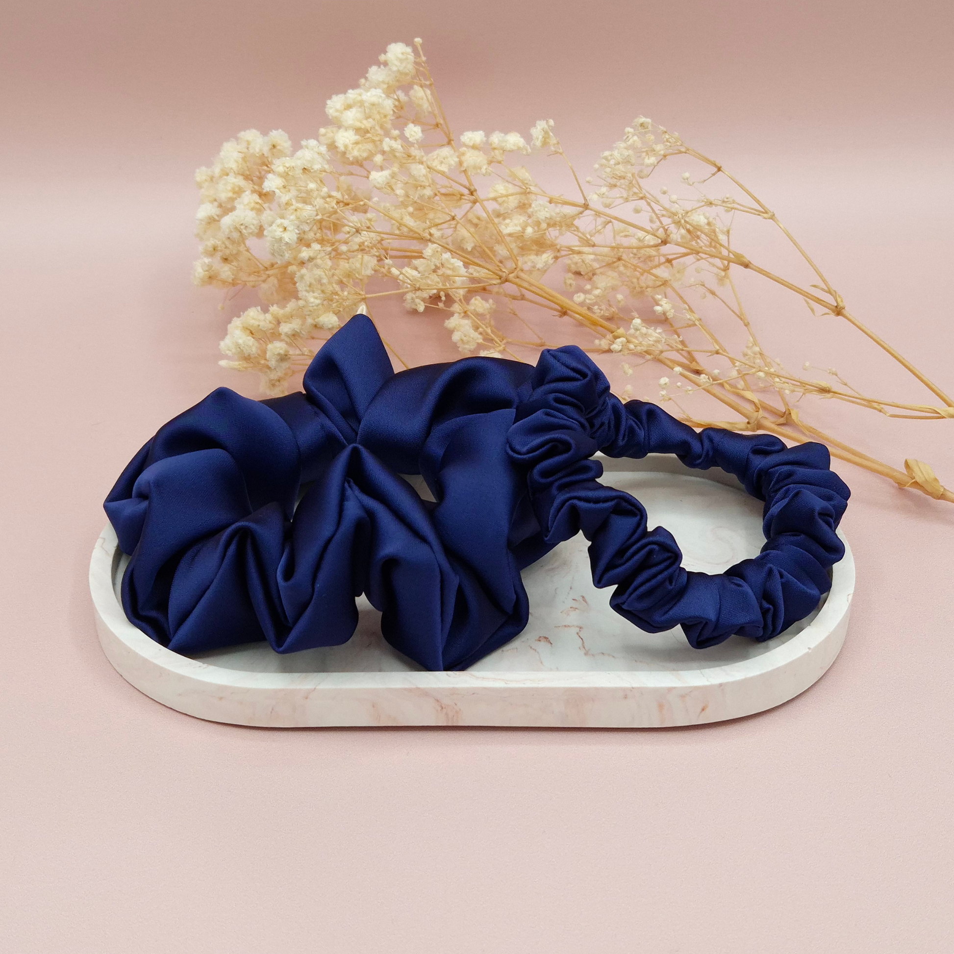 Chouchou en Satin Bleu Marine - Les Chouchous de Justine