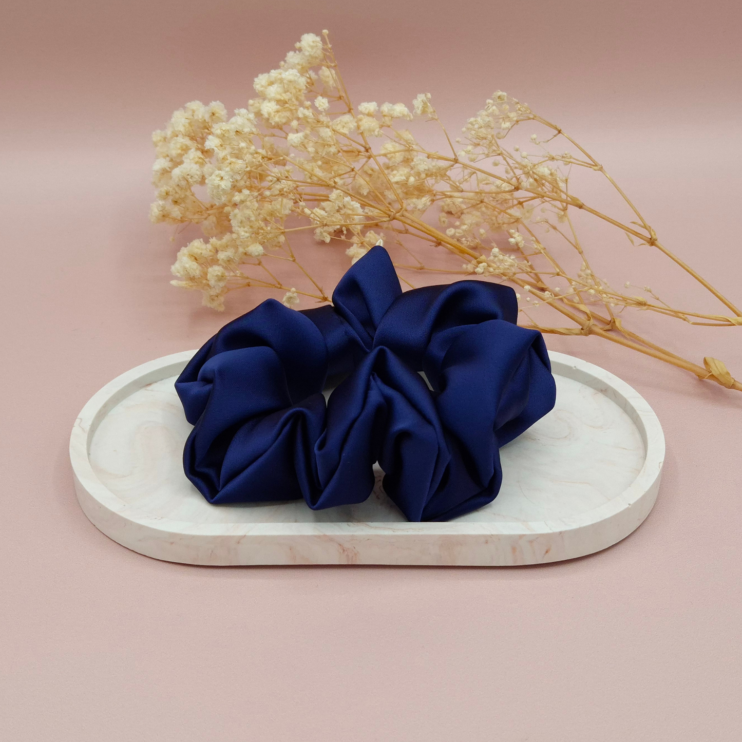 Chouchou en Satin Bleu Marine - Les Chouchous de Justine