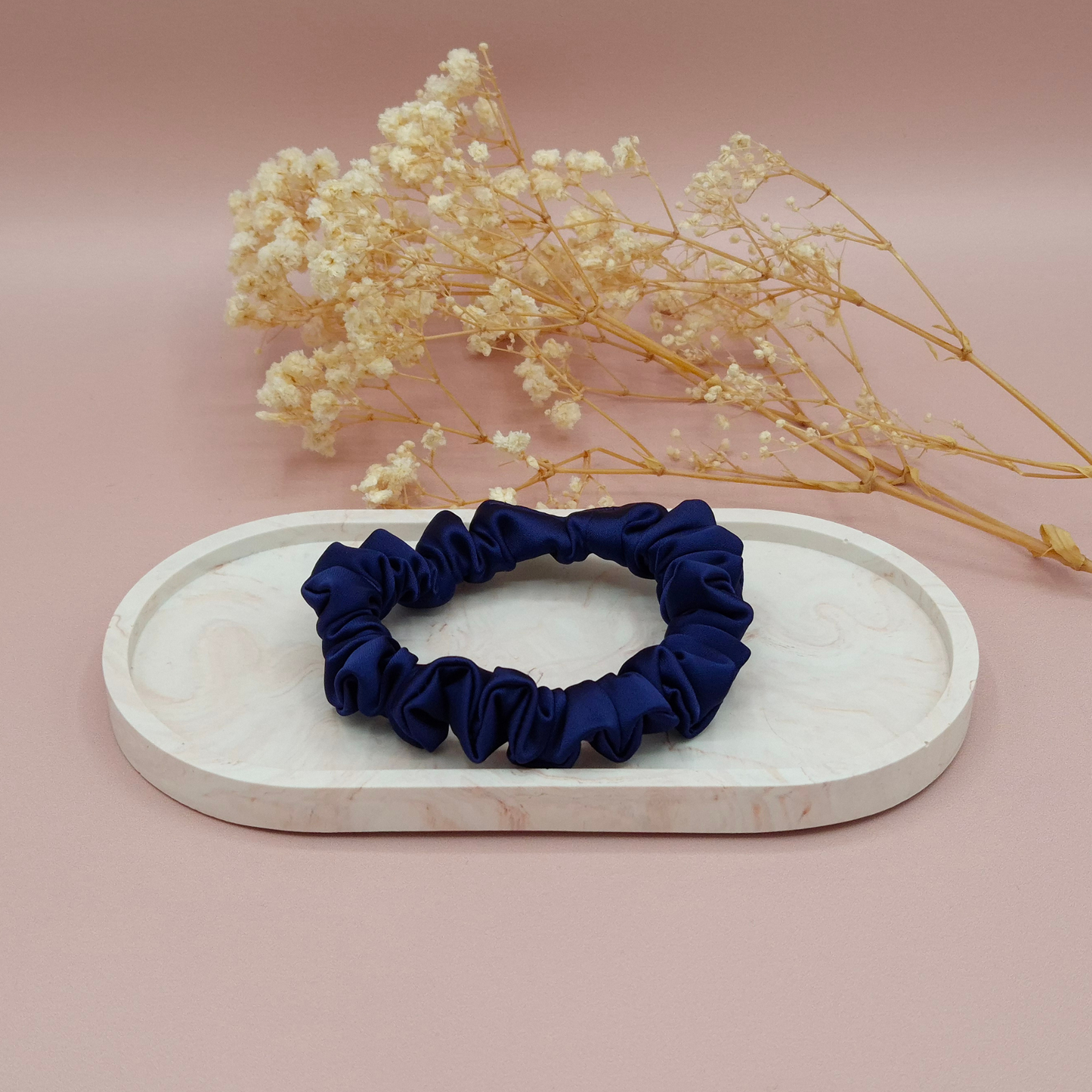 Chouchou en Satin Bleu Marine - Les Chouchous de Justine