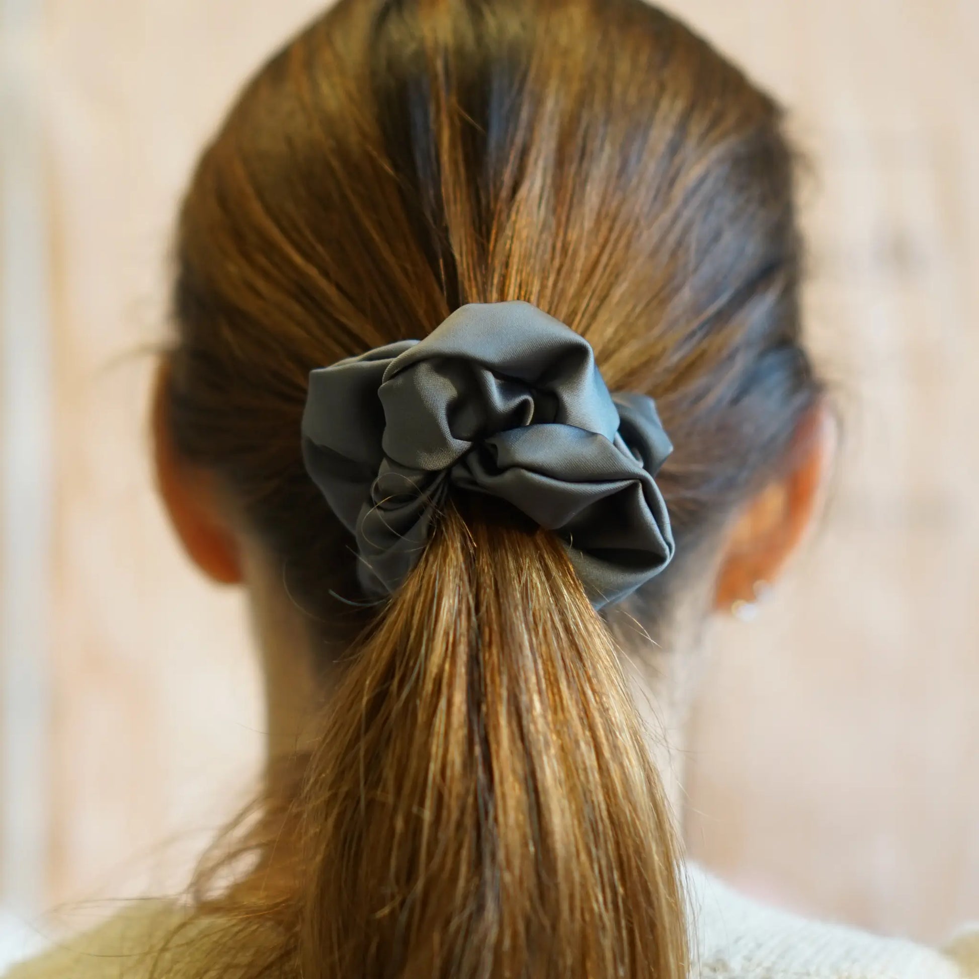 Gris Foncé - Chouchou Cheveux Satin - Les Chouchous de Justine