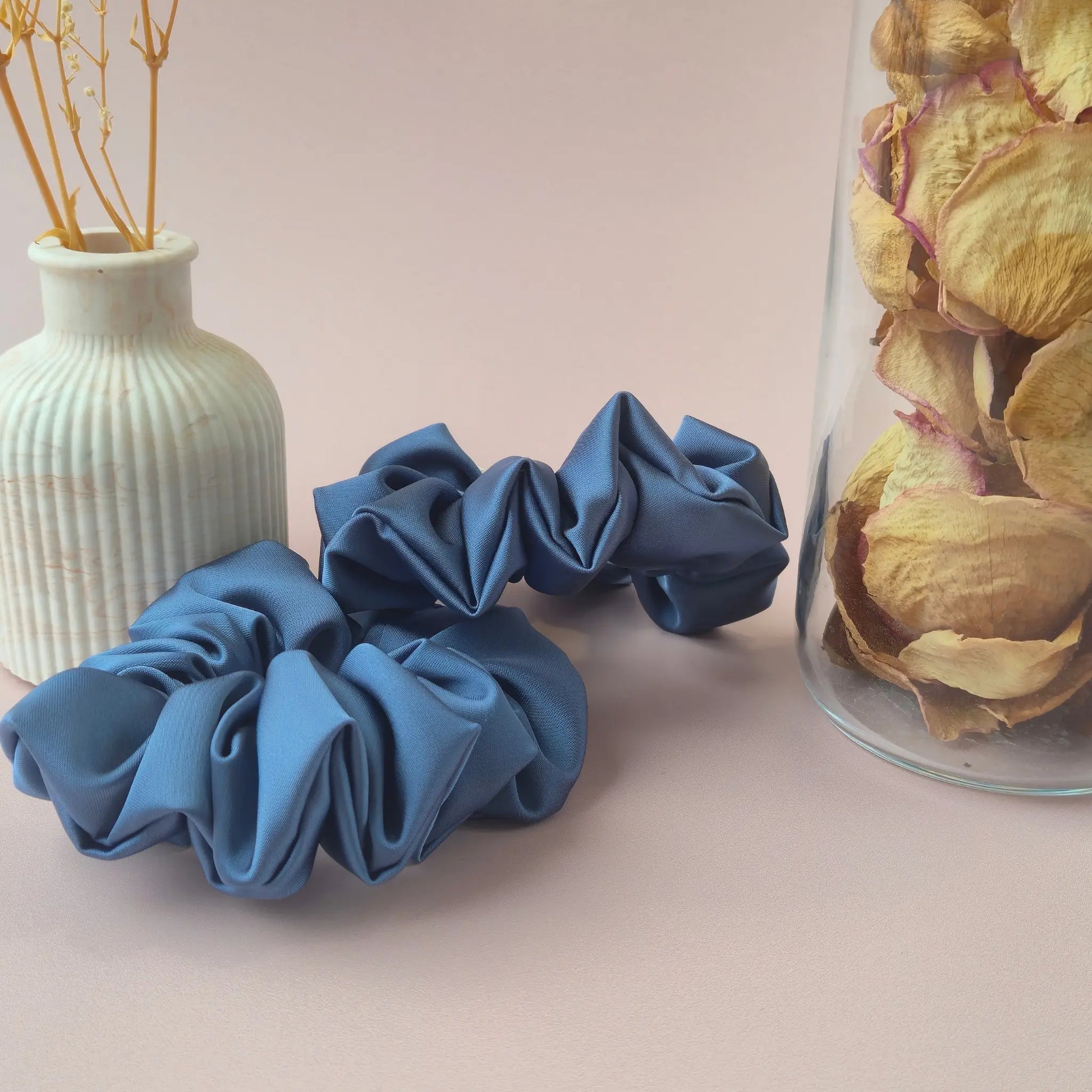 Chouchou en Satin Bleu Lapis - Les Chouchous de Justine