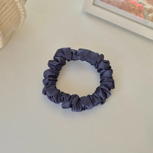 Mini Chouchou en Satin Bleu Acier - Les Chouchous de Justine