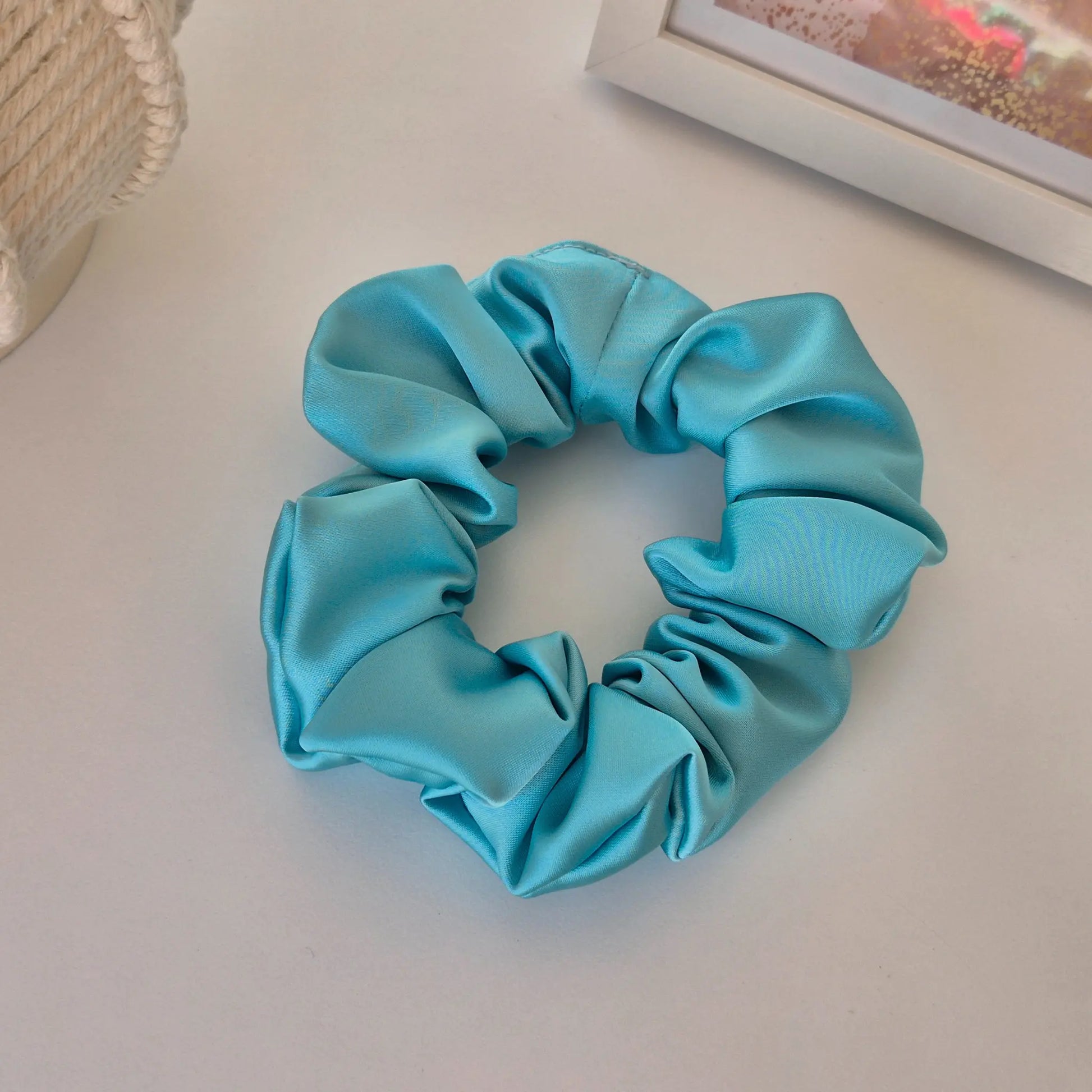 Chouchou en Satin Bleu Iceberg - Les Chouchous de Justine