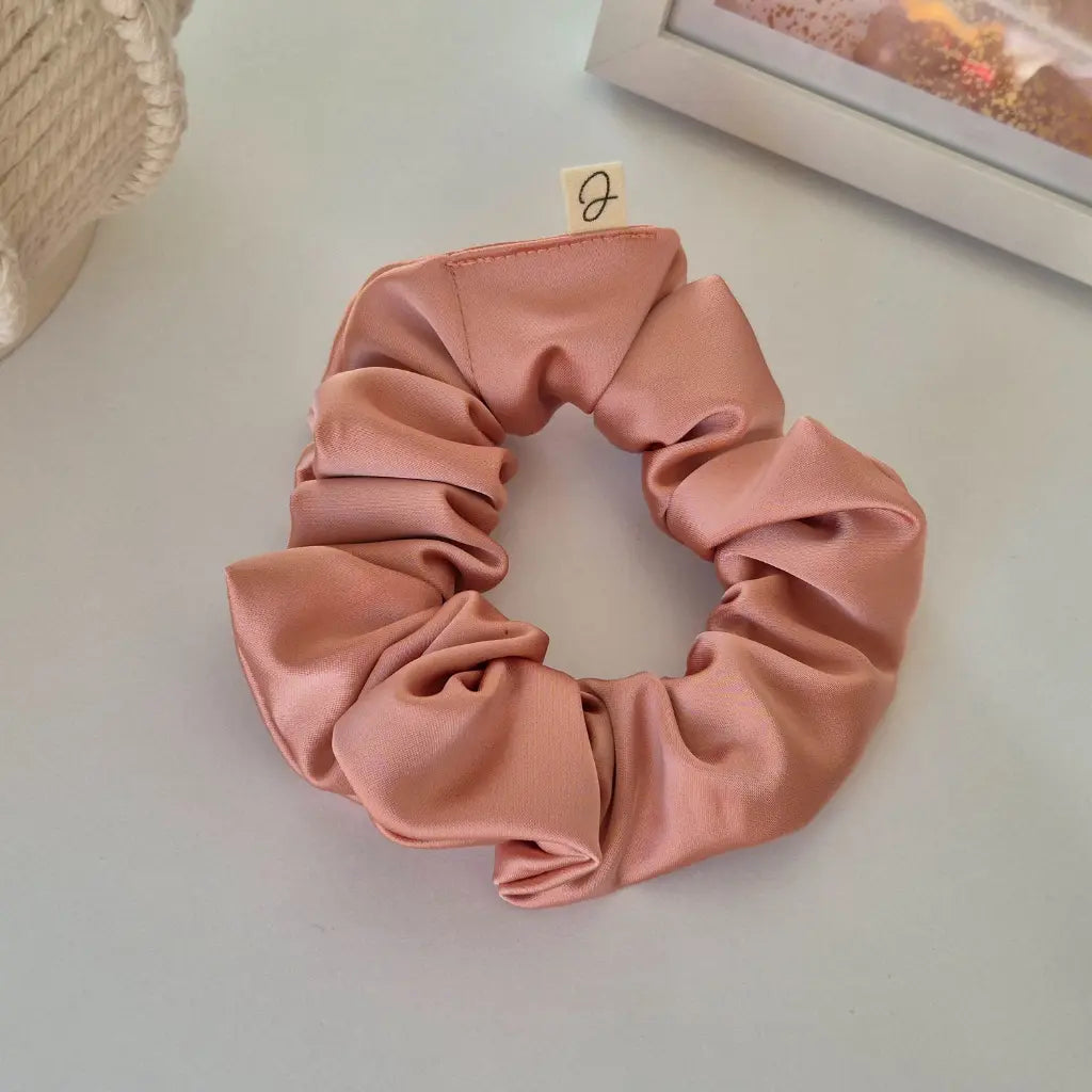 Chouchou en Satin Rose Carmay - Les Chouchous de Justine