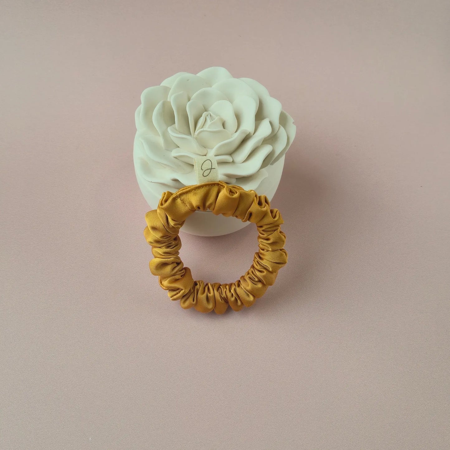 Chouchou en Satin Curcuma - Les Chouchous de Justine