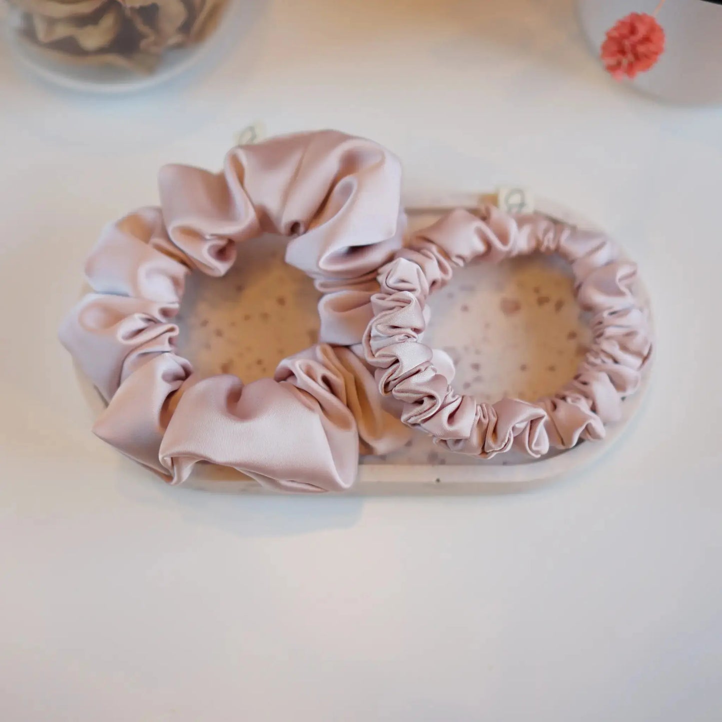 Rose Dragée - Chouchou Cheveux Satin - Les Chouchous de Justine