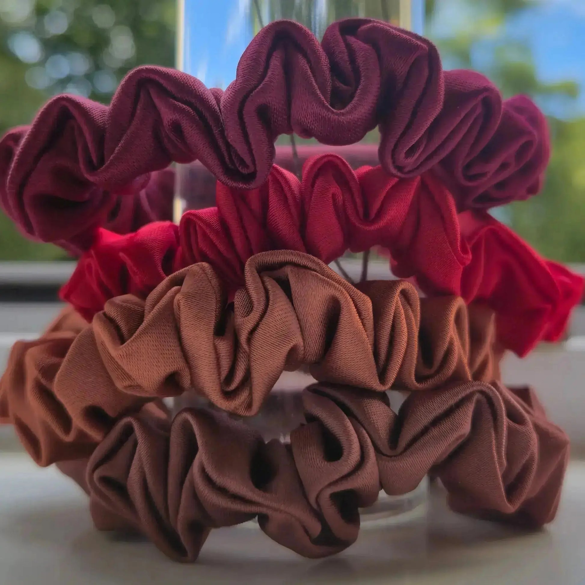 Mini Chouchou en Satin Bordeaux - Les Chouchous de Justine
