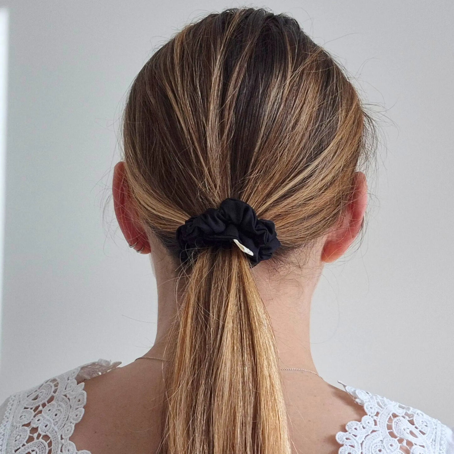 Chouchou en Satin Noir - Les Chouchous de Justine