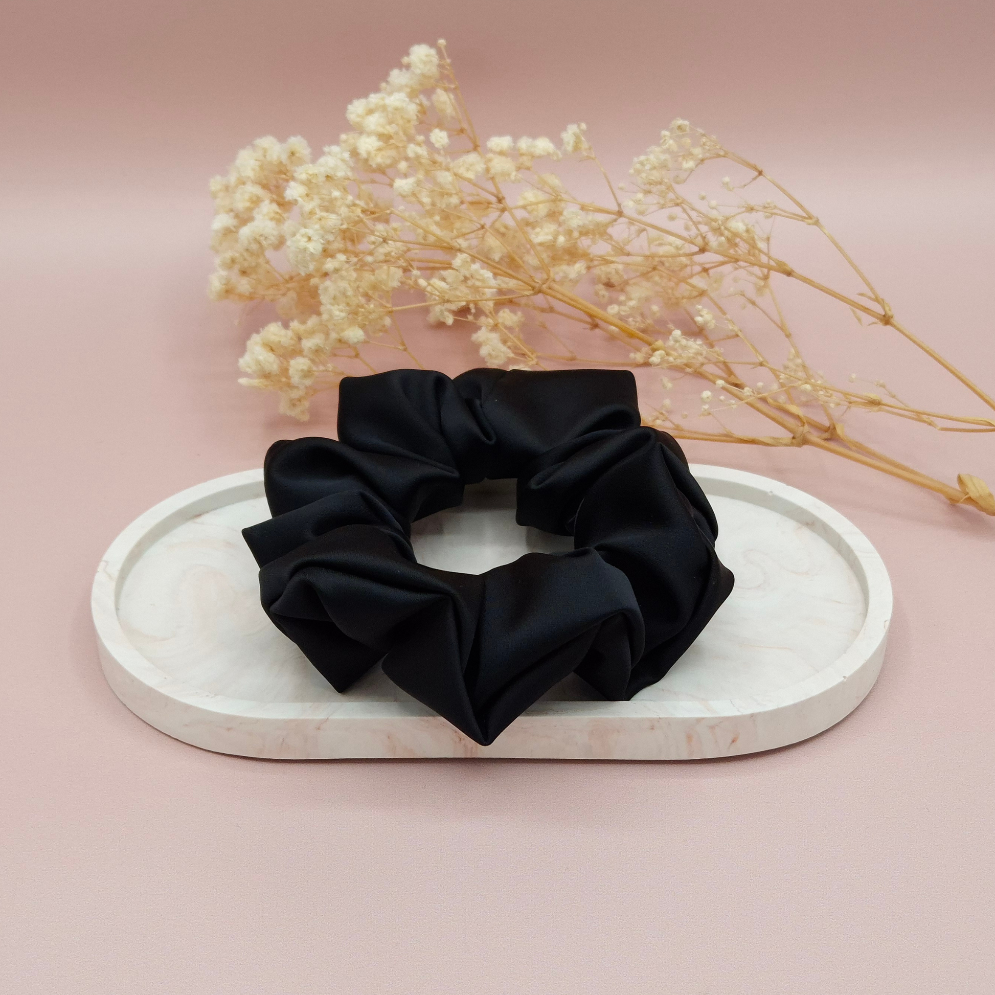 Chouchou en Satin Noir - Les Chouchous de Justine