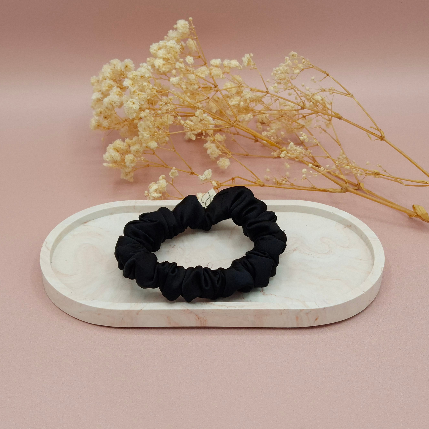 Chouchou en Satin Noir - Les Chouchous de Justine